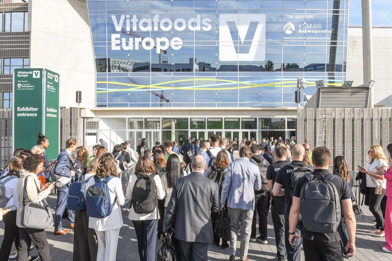 People at Vitafoods Europe